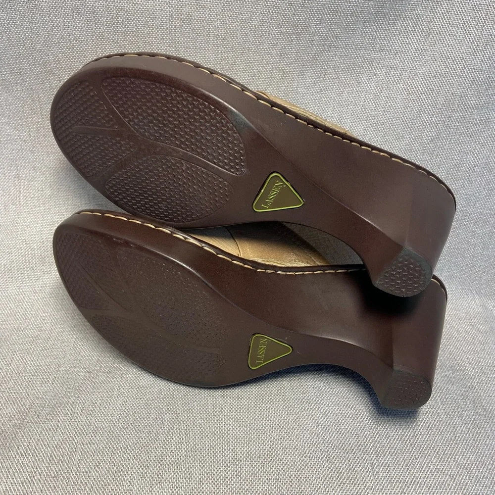 Lessen Womens Leather Comfort Shoes Size 8,5